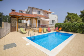 Family friendly house with a swimming pool Maslinica, Solta - 16782